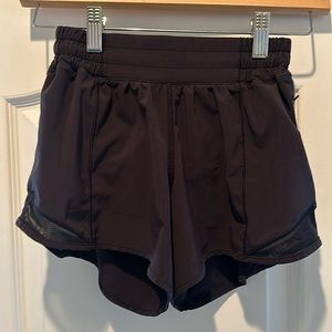 Lululemon hotly hot shorts